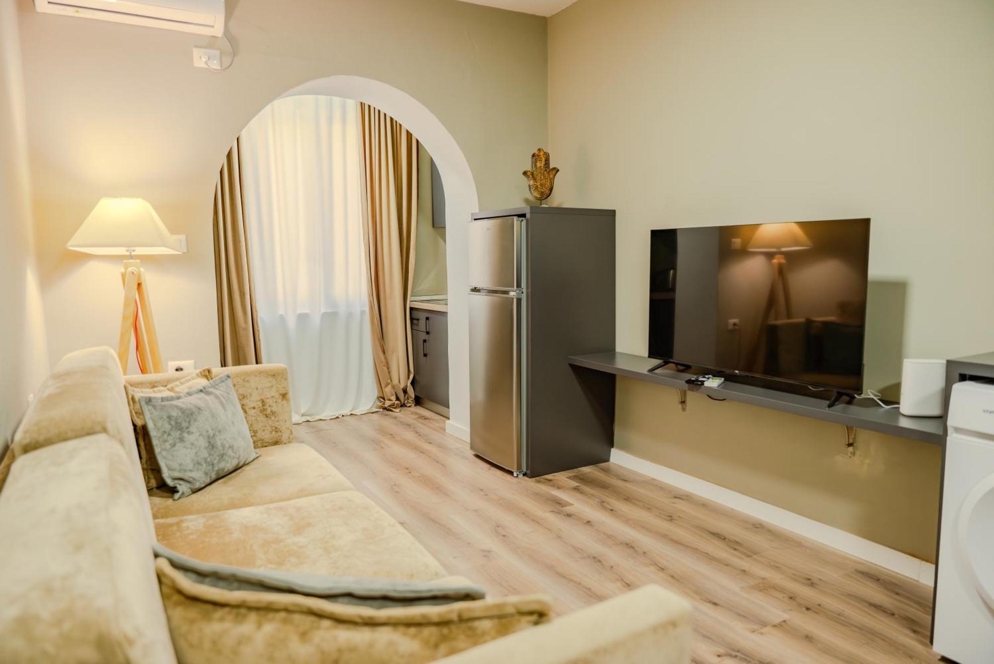 Bejart Apartment 4 ティラナ エクステリア 写真